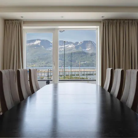 호텔 Aursnes