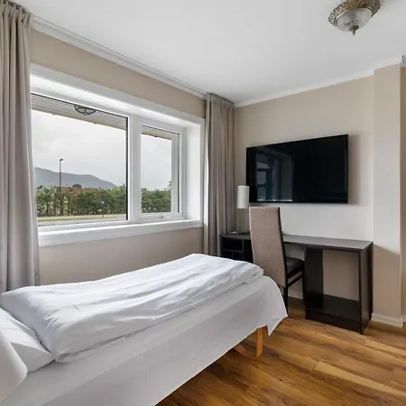 מלון Aursnes Sykkylven