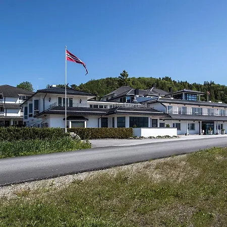 Hotel Aursnes 3*