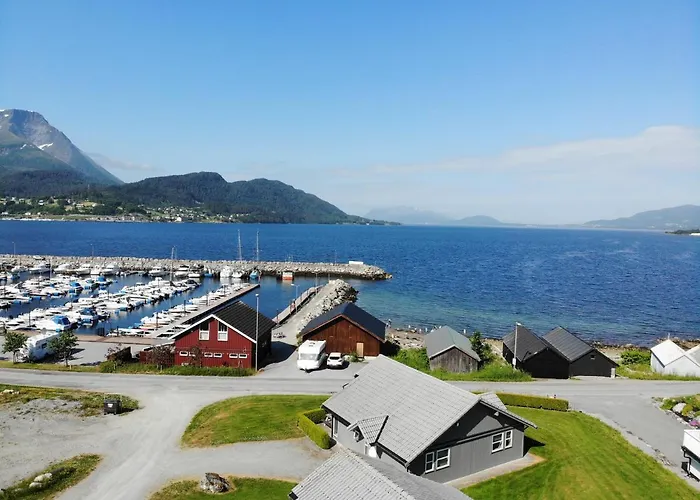 Aursnes 酒店 Sykkylven